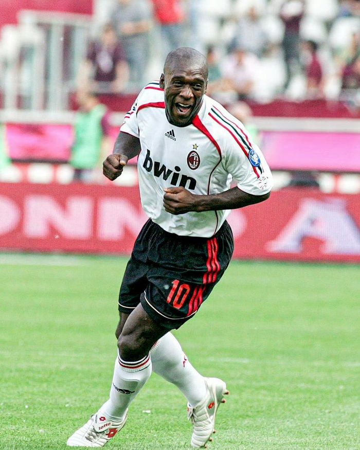 米兰传奇西多夫迎来57岁生日 历史级中场再获球