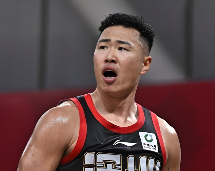 贺希宁30分6助领跑CBA，郑永刚力挺其MVP实至名归