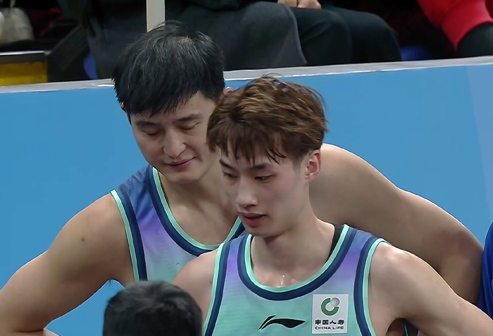 贺希宁30分6助领跑CBA，郑永刚力挺其MVP实至名归