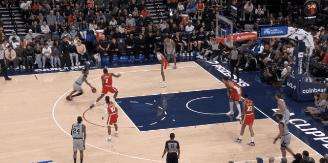 马刺双杀快船：莱纳德遇克星，尚帕尼成新小卡